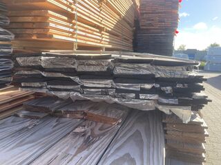Ca. 50x Grenen Zweeds Rabat Zwart Gecoat, 21x190mm, lengte 400cm